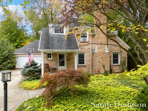 2752 Maplewood Drive SE East Grand Rapids City MI 49506