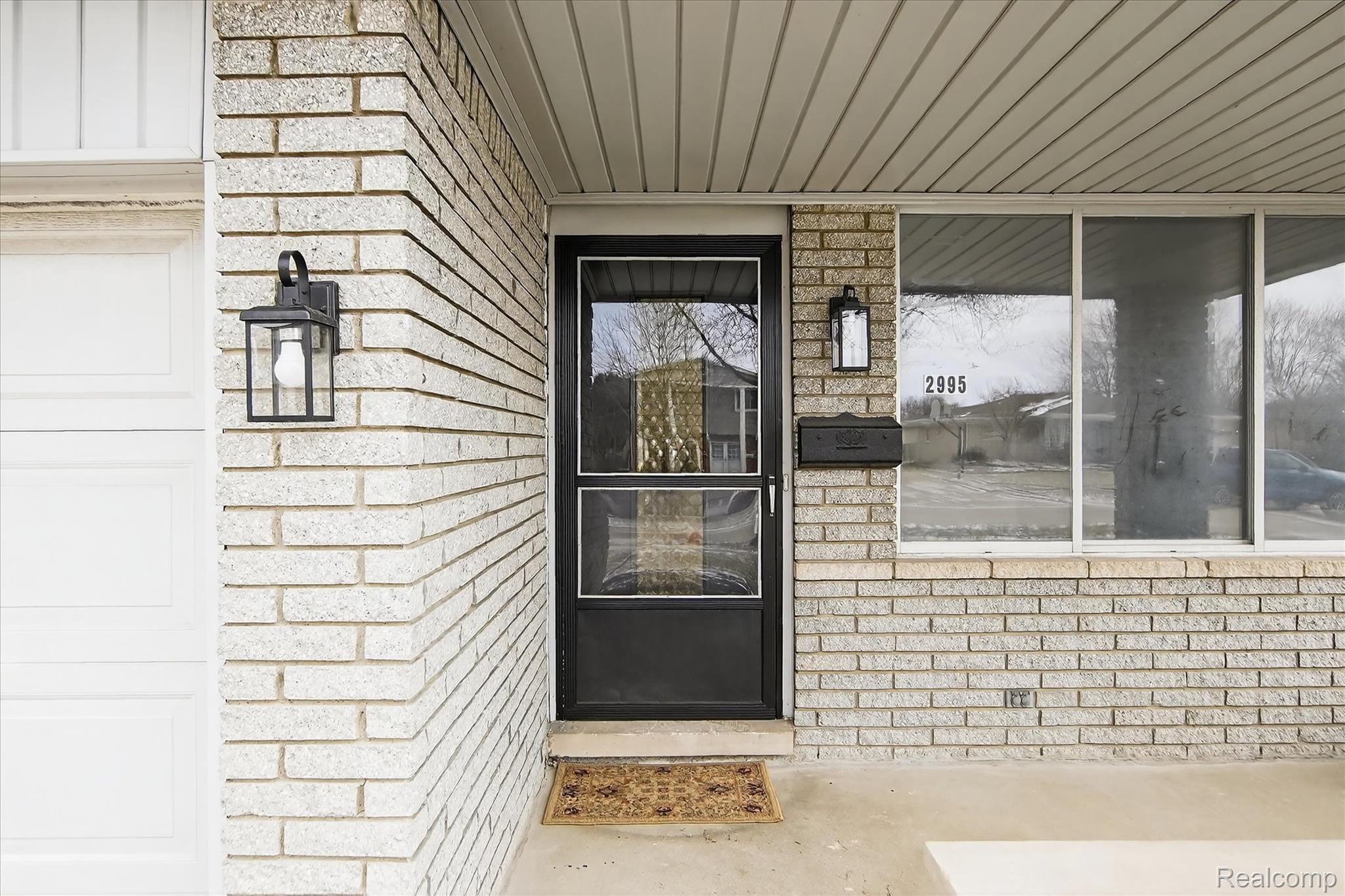 2995 Groves Drive