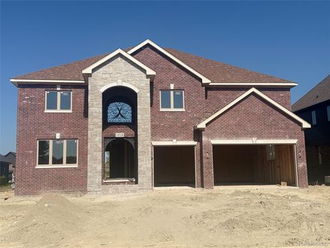 19319 Hamlin Lake Drive Macomb Township MI 48044