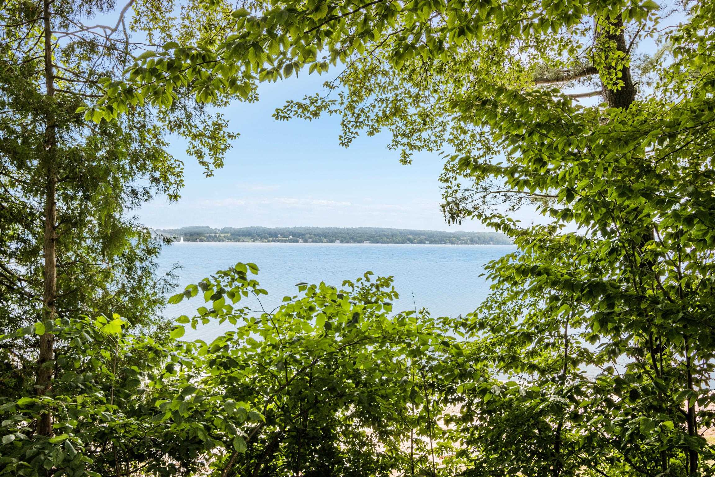 536 N West Bay Shore Drive