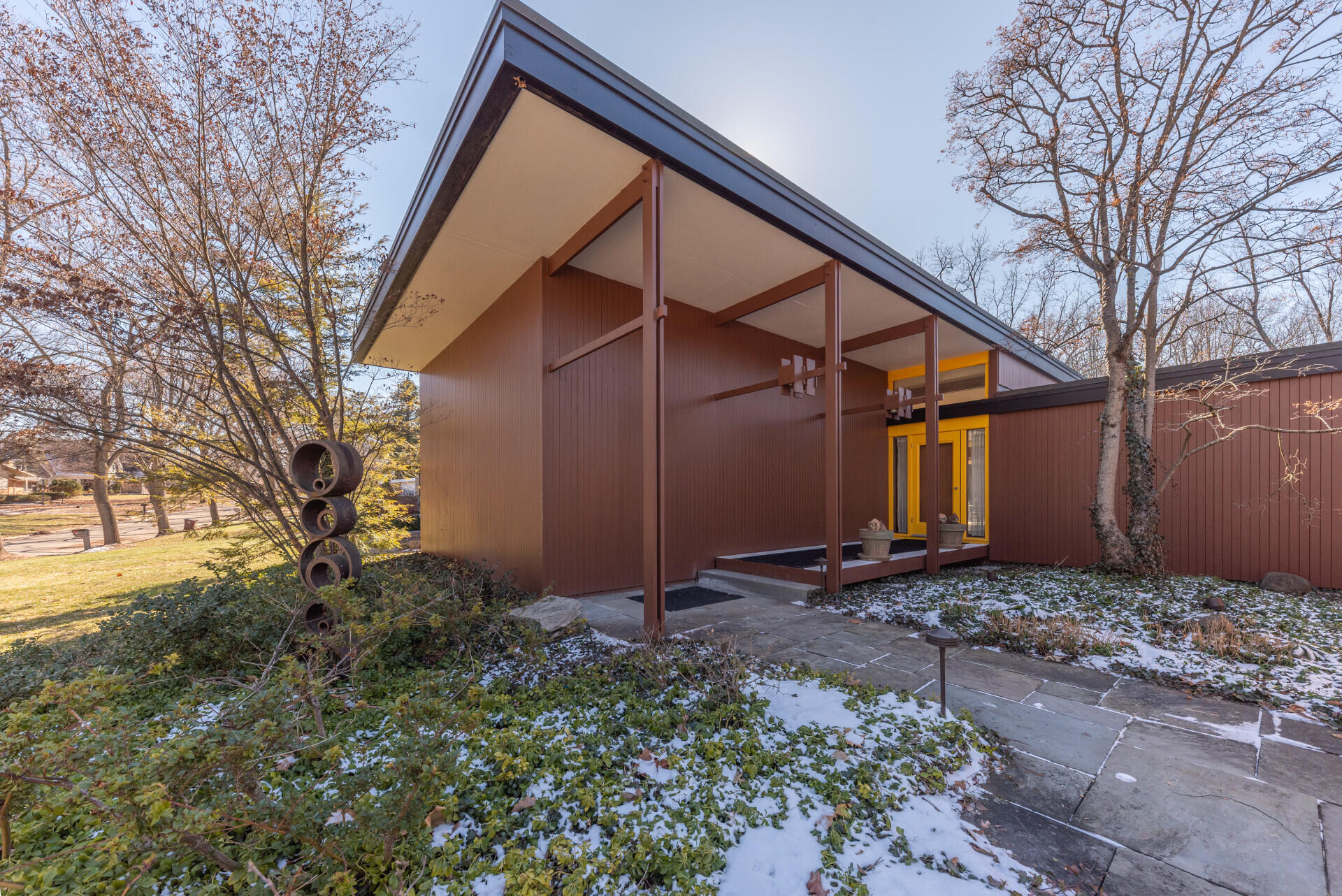 2424 Londonderry Road