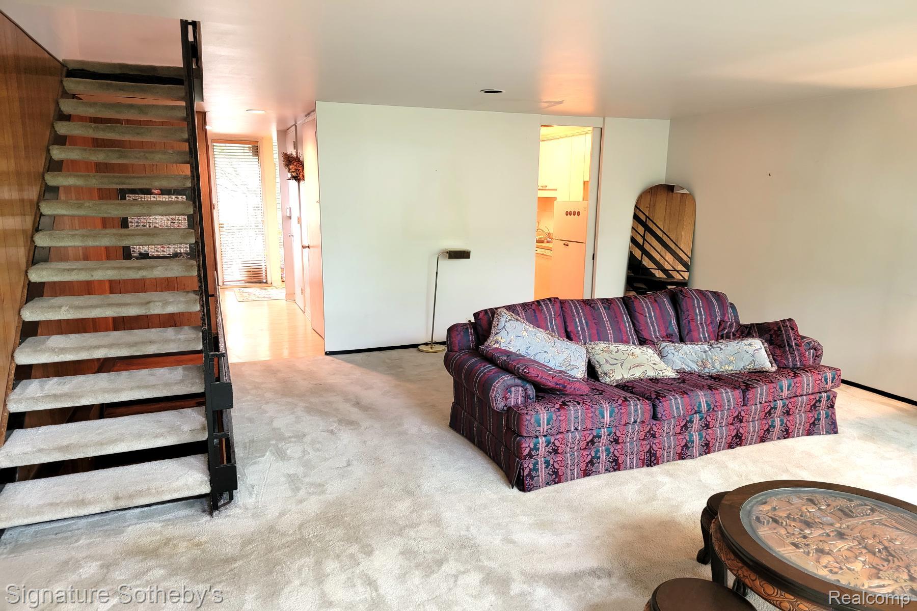 1400 Joliet Place