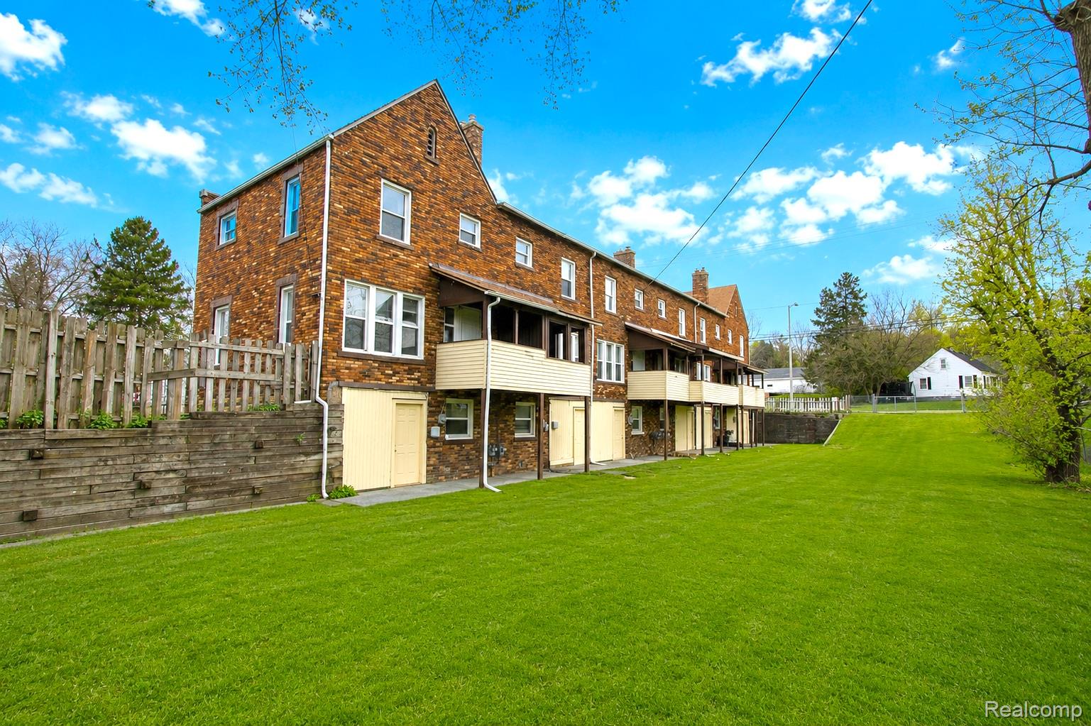 25 Maynard Court