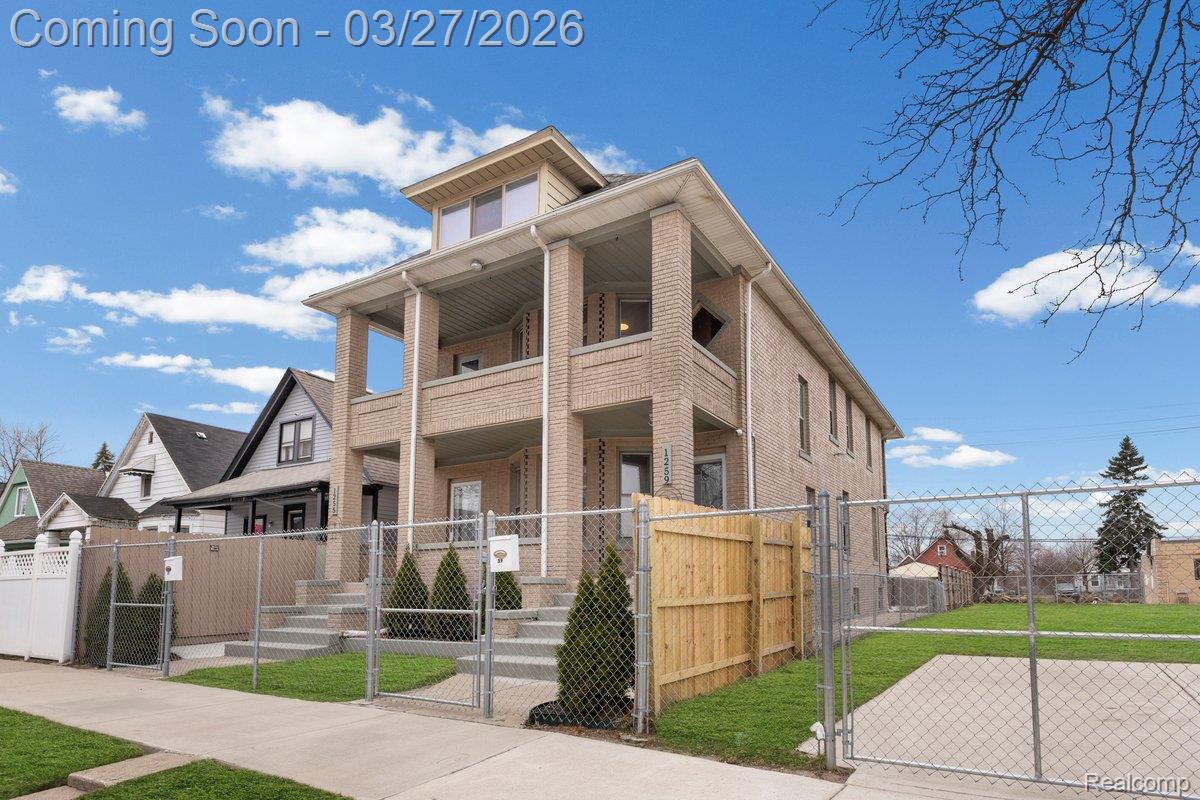 1255 Waterman Street