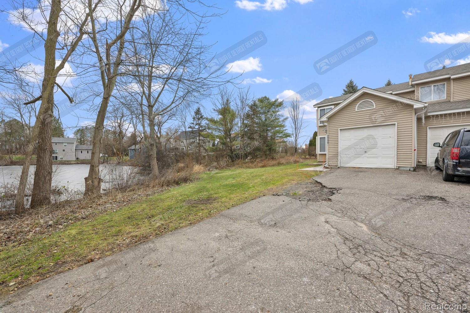 2249 S Commerce Road