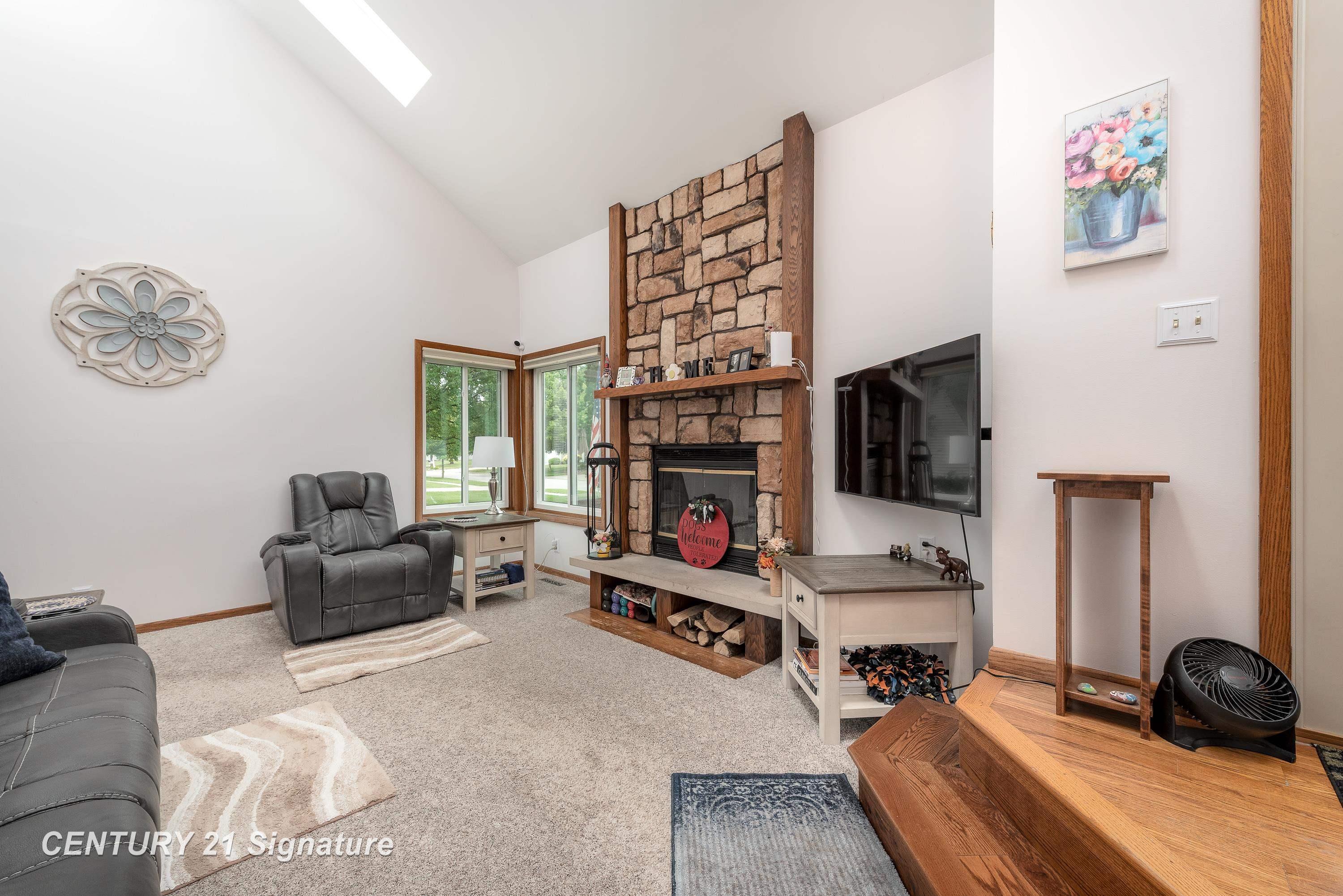 5002 Natalie Court