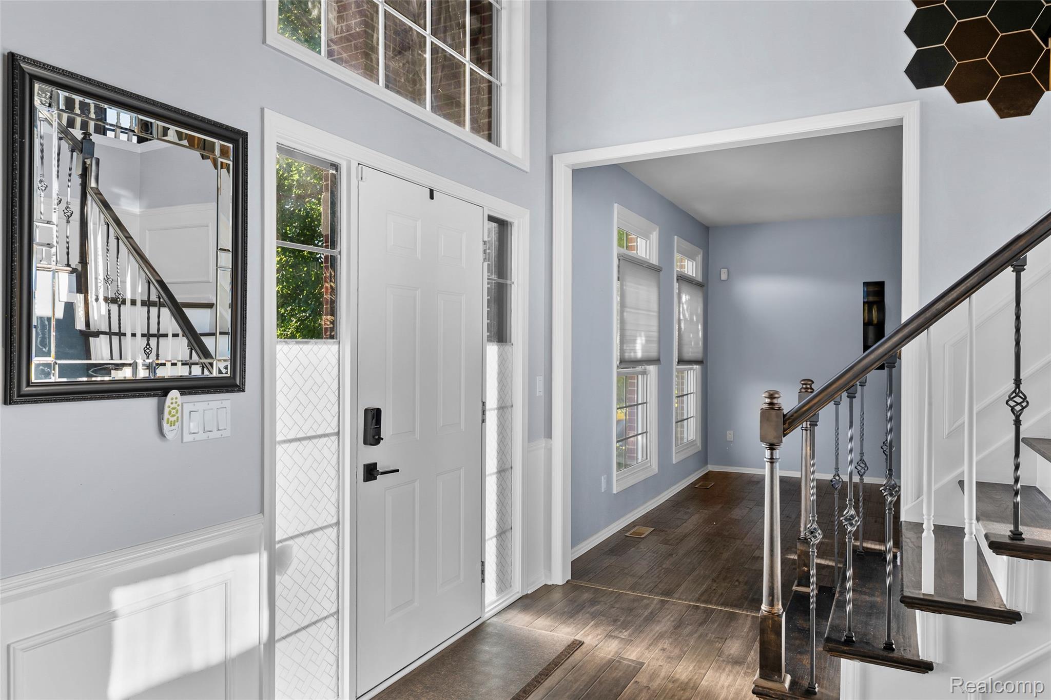 4476 Woodcliff Court