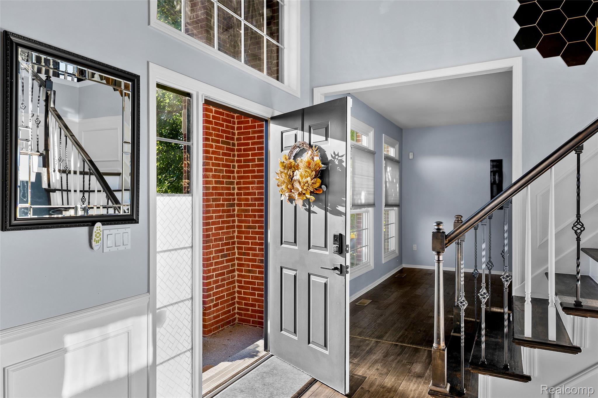4476 Woodcliff Court