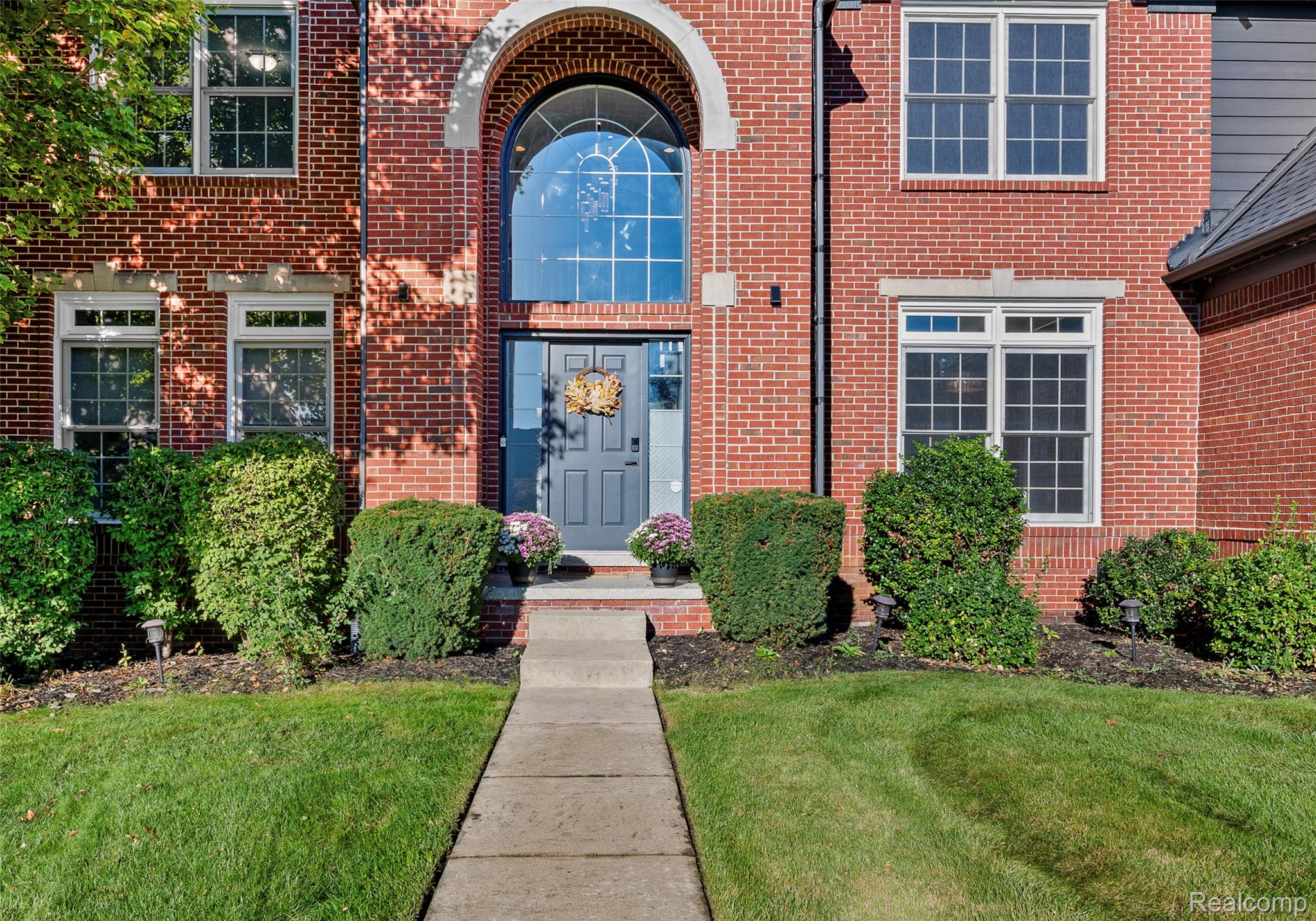 4476 Woodcliff Court