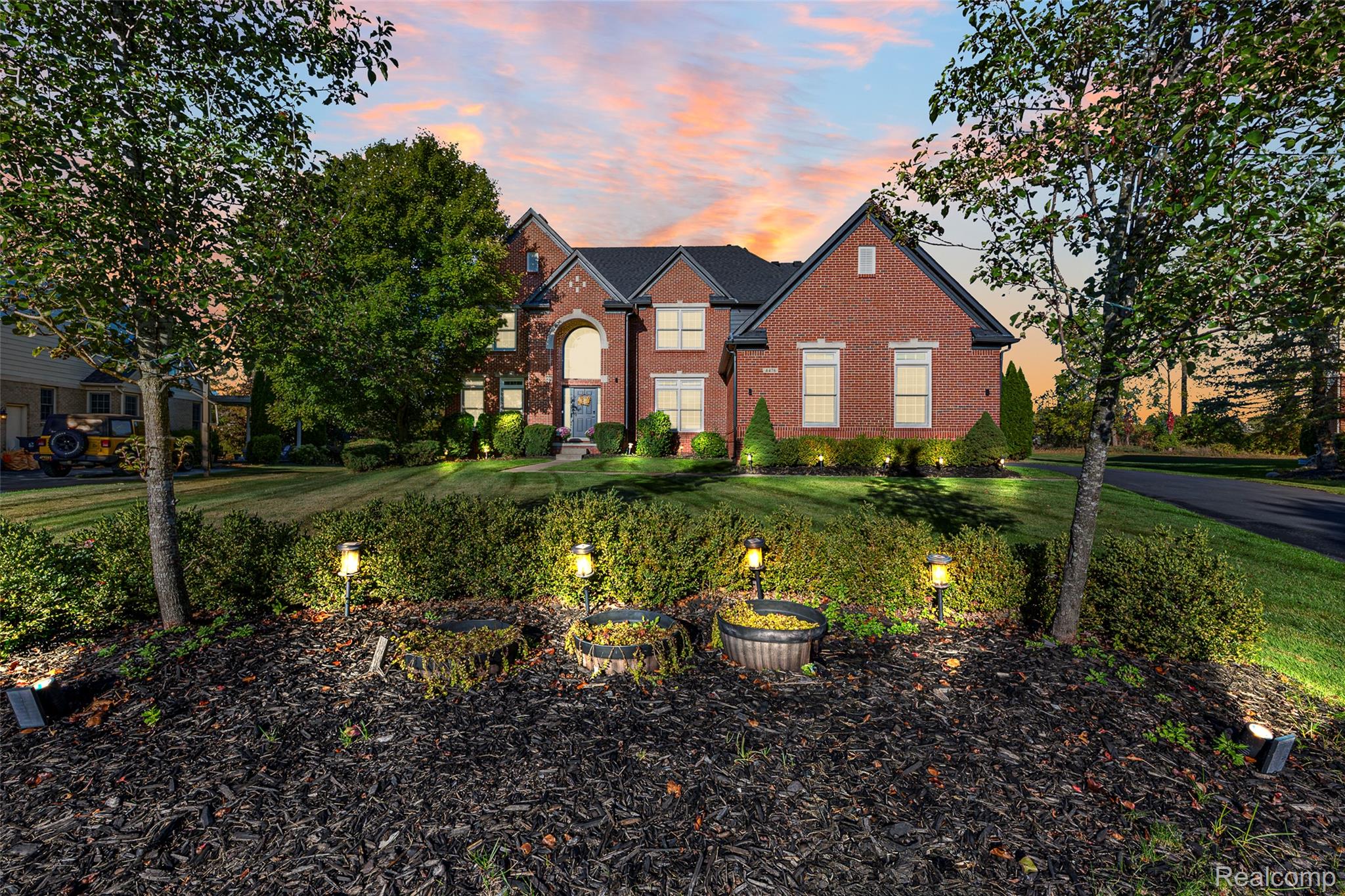 4476 Woodcliff Court