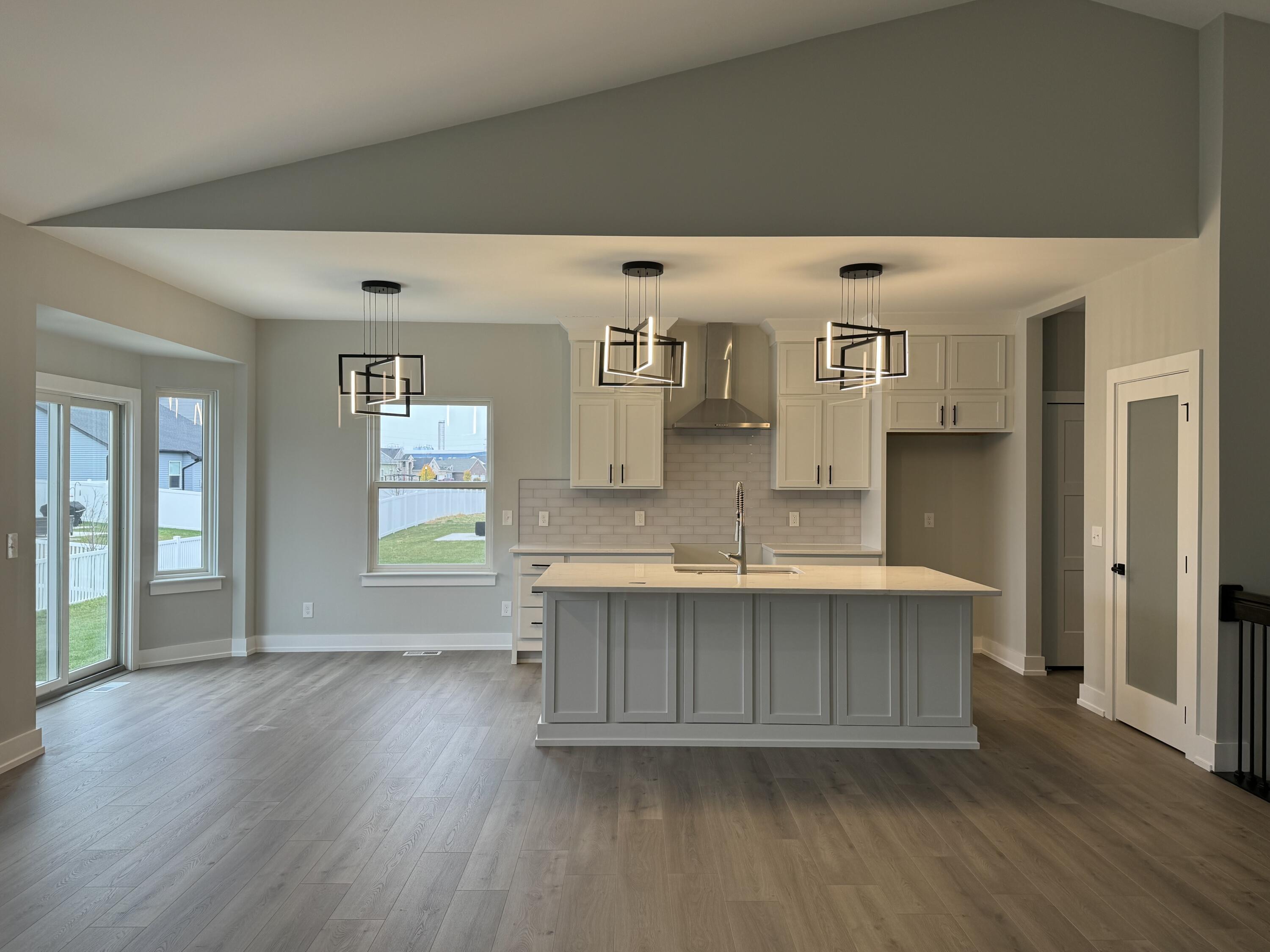 755 Henning Street 28