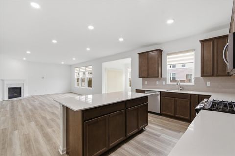 709 Risdon Trail S Saline City MI 48176