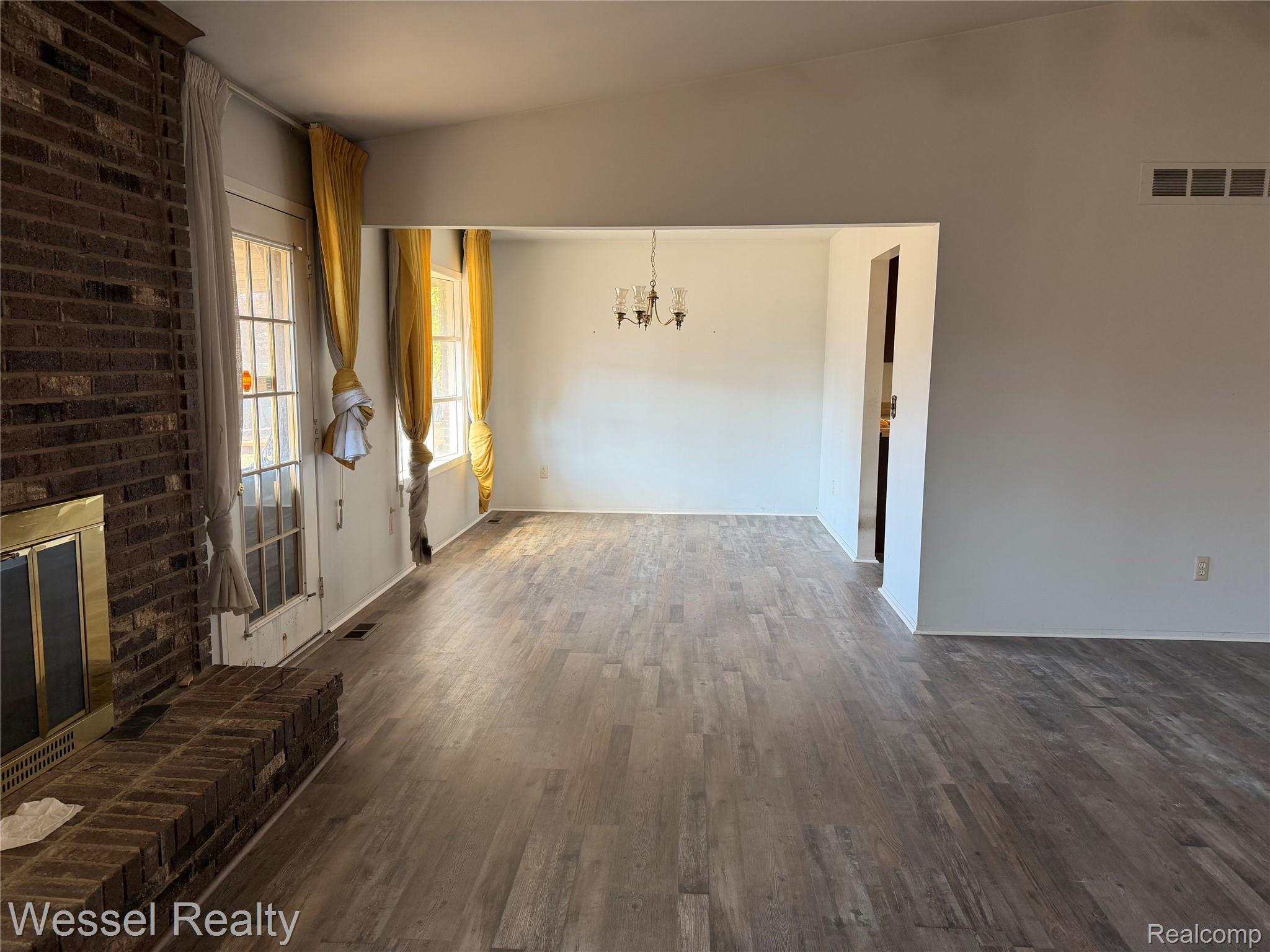 36675 Engleside Drive