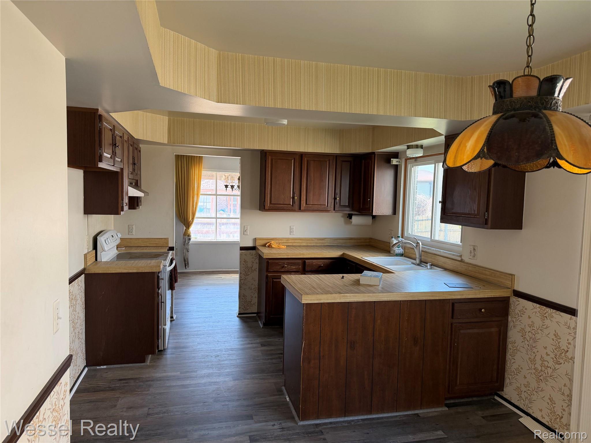 36675 Engleside Drive