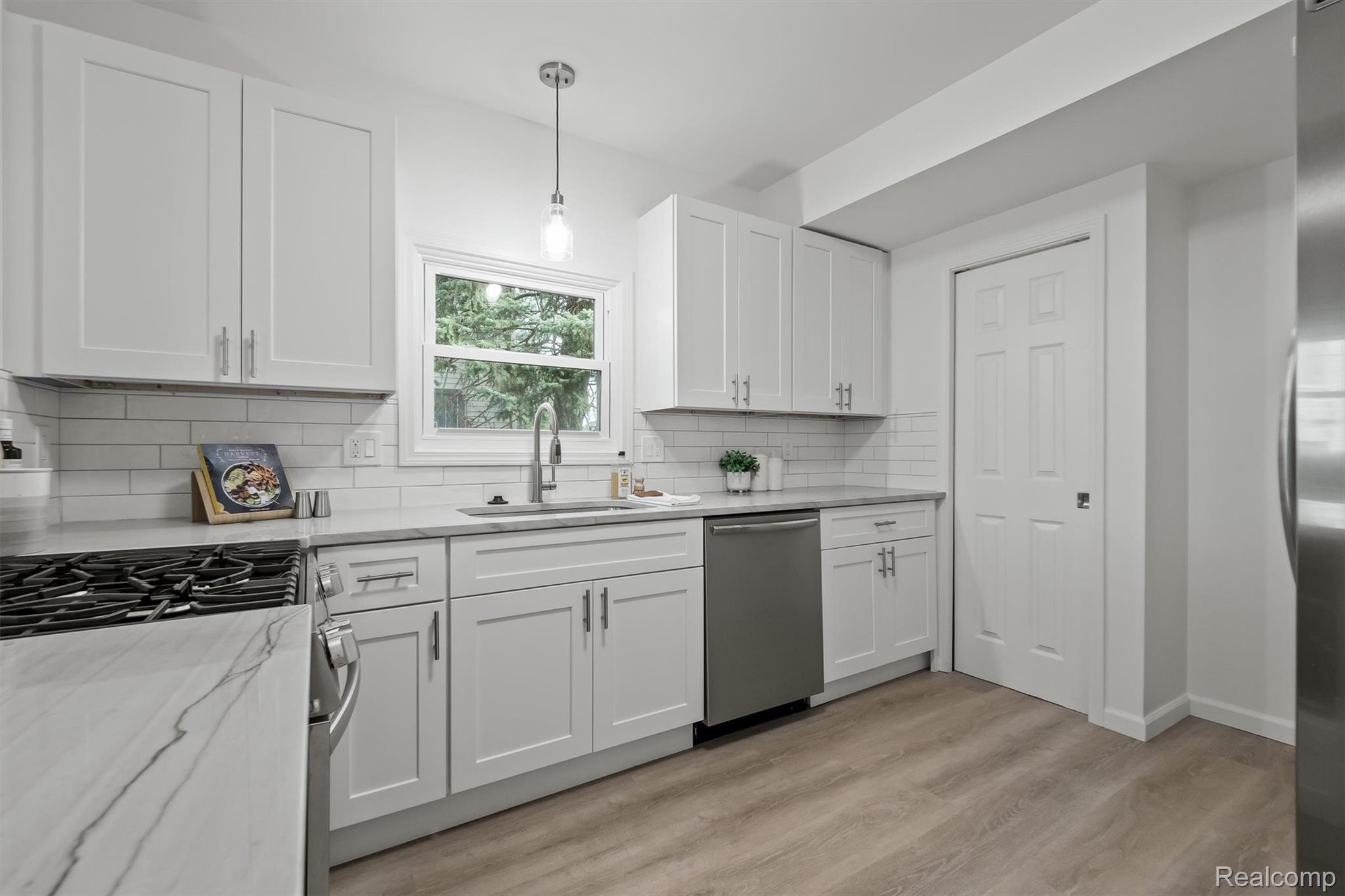 20910 Collingham Avenue