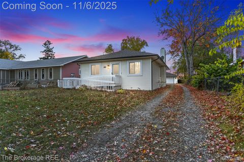 1140 Round Lake Road White Lake Charter Township MI 48386