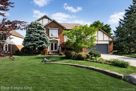 Photo of 3596 Aynsley Drive, Rochester Hills City, MI 48306 (MLS # 20261043210)