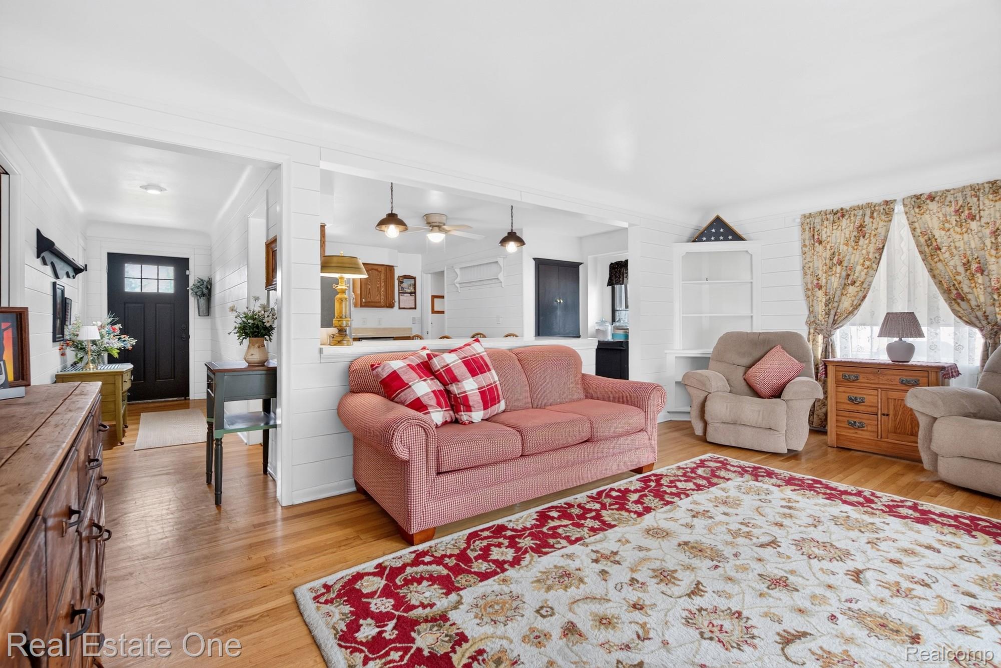 13704 Argyle Street