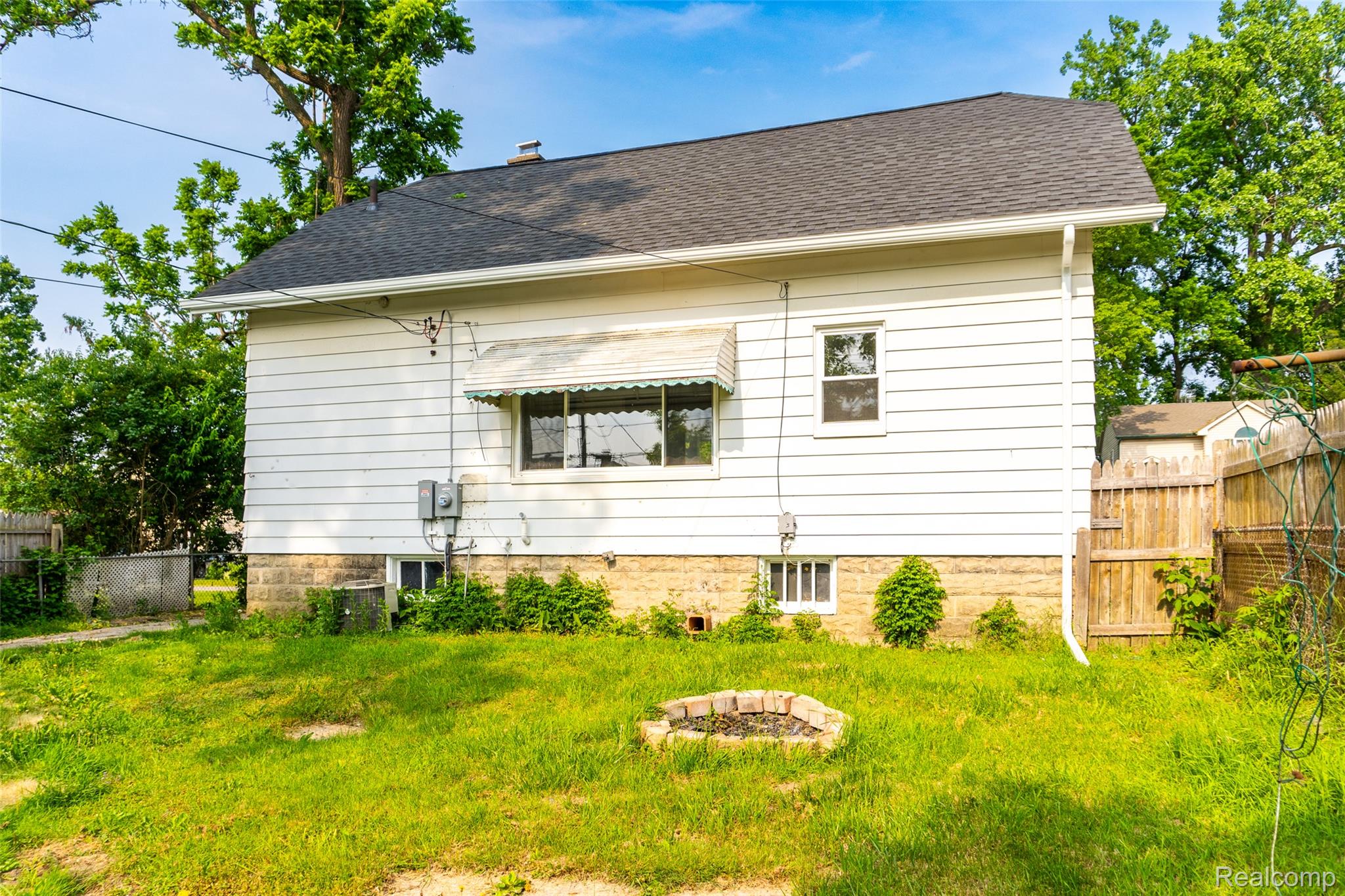 21200 Collingham Avenue