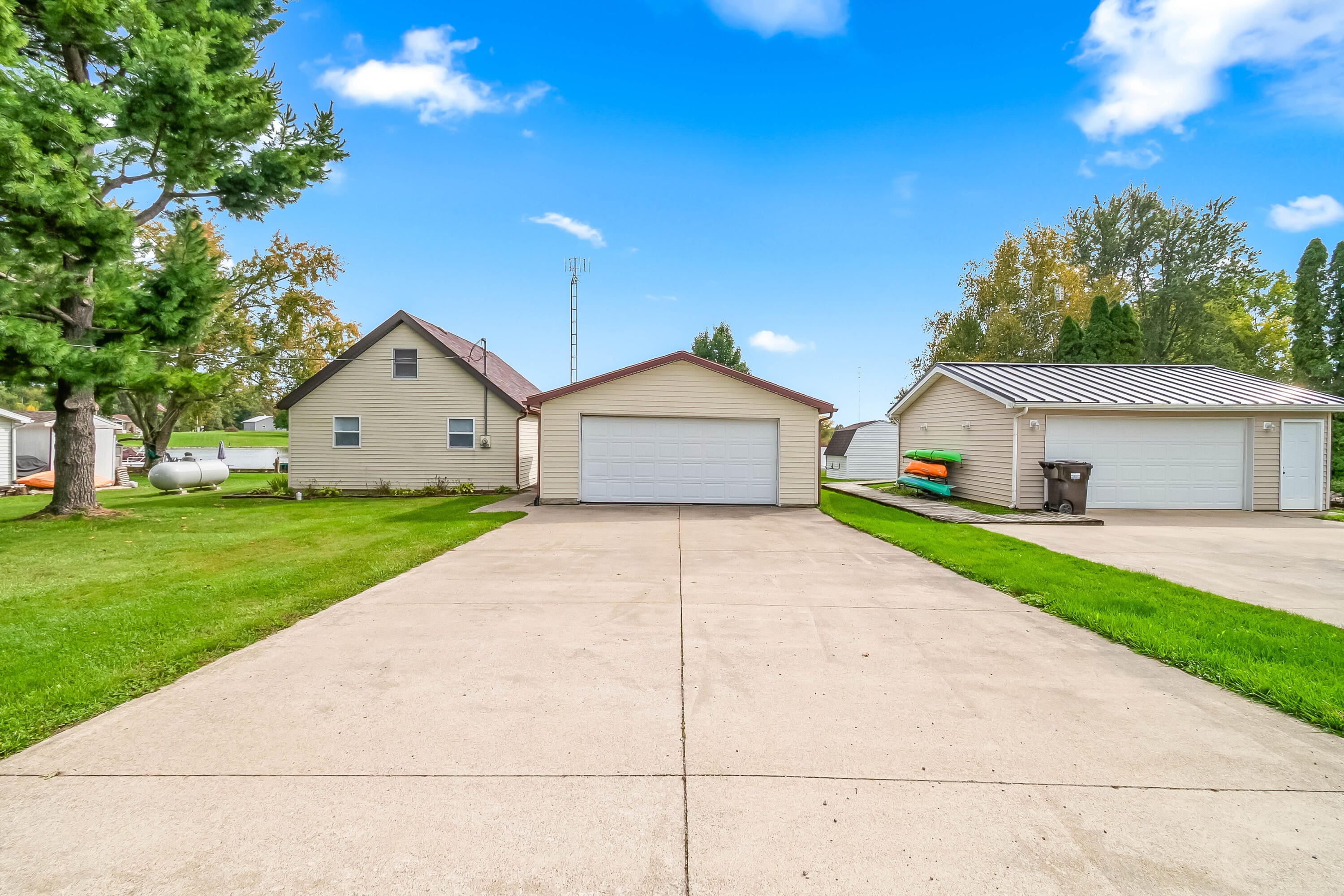 14800 Lark Drive