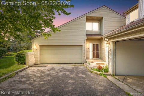Photo of 732 Hamilton Court, Rochester Hills City, MI 48307 (MLS # 20261066055)