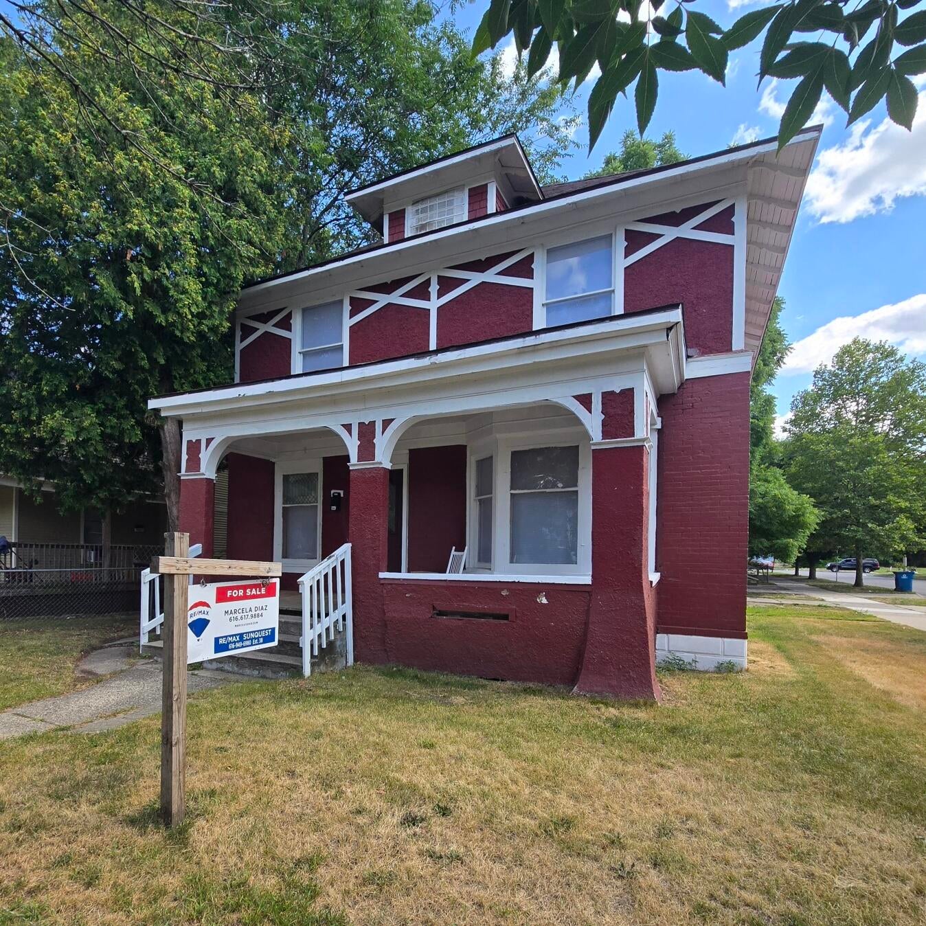900 Watkins Street SE