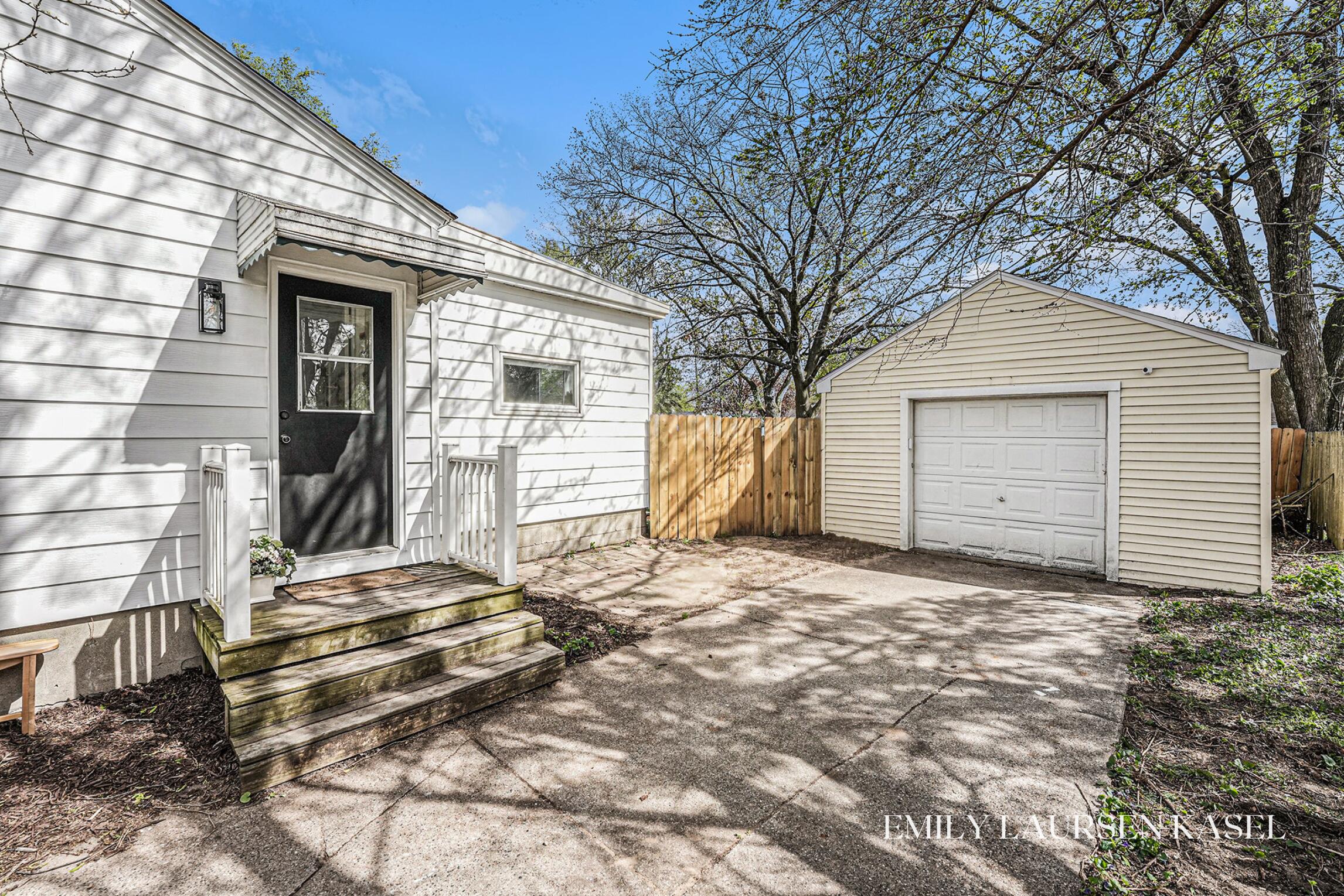 302 Leroy Street SW