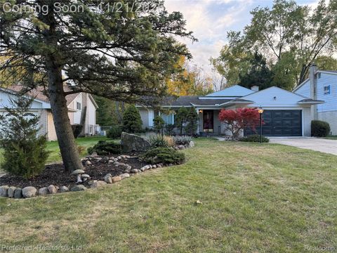 23630 Edinburgh Street Southfield City MI 48033