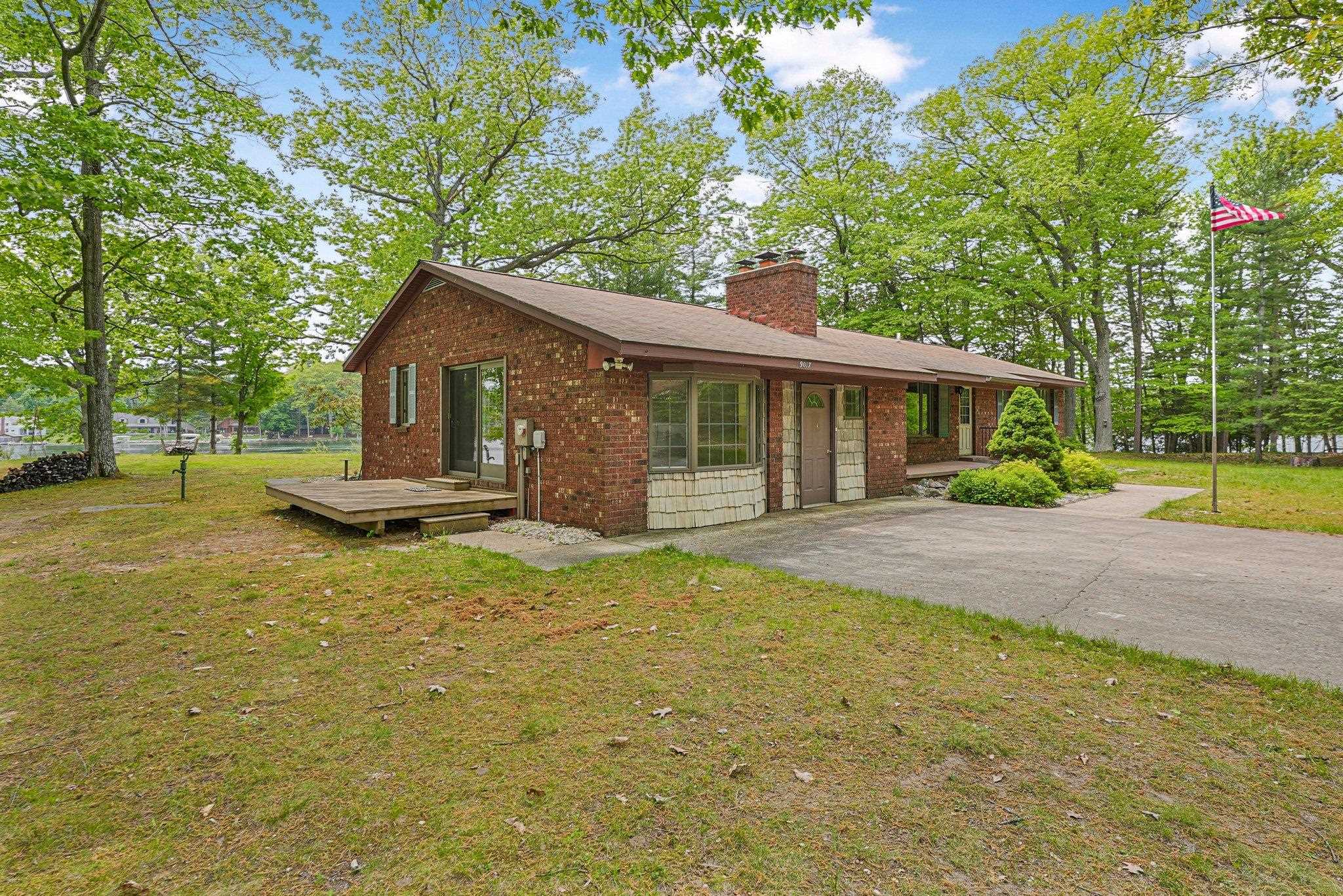 9017 Clam Lake Road