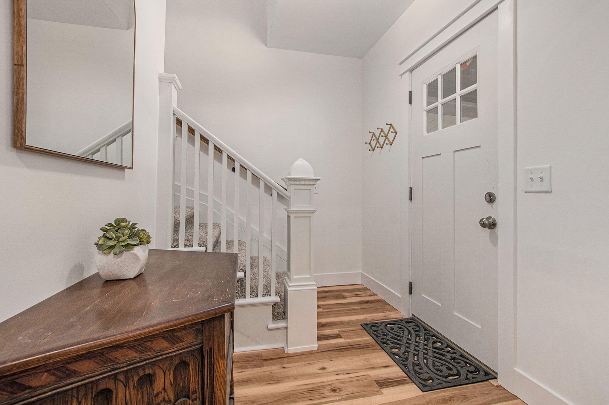 1063 W Forest Avenue