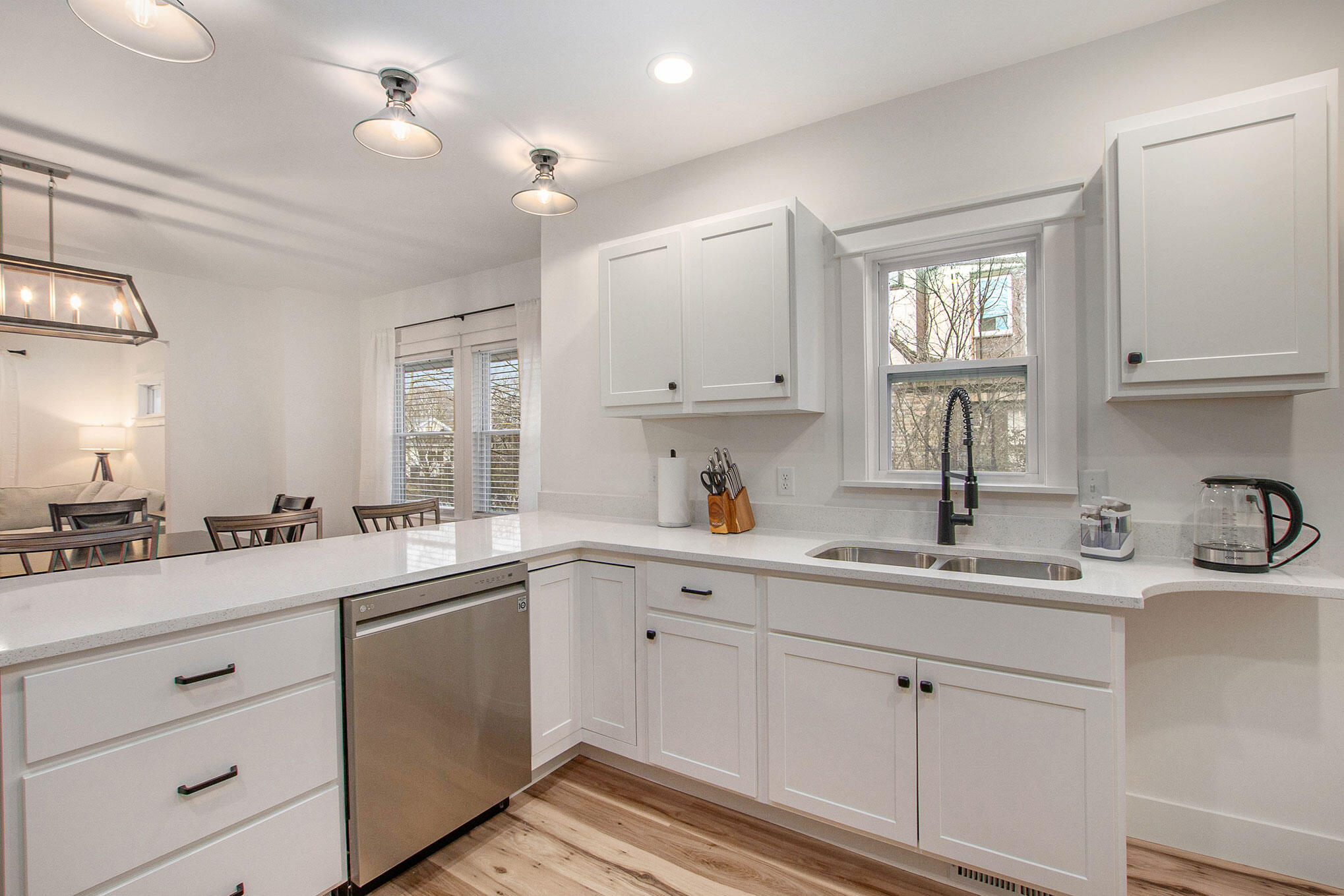 1063 W Forest Avenue