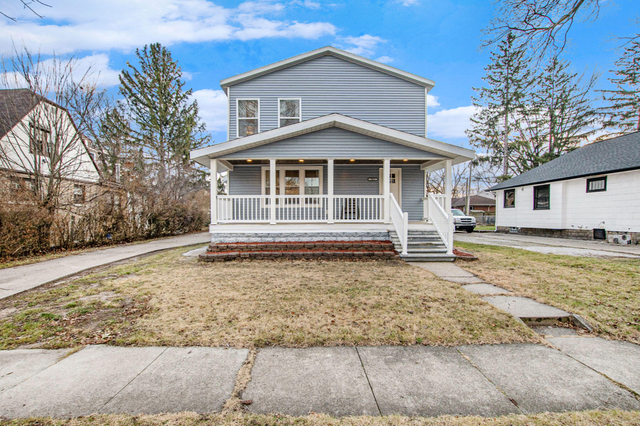 1063 W Forest Avenue