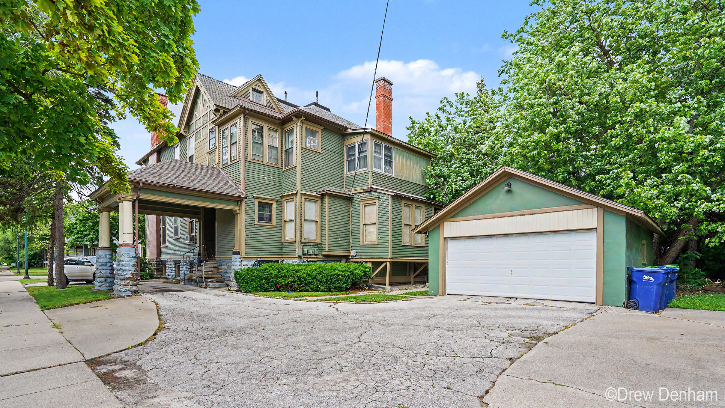 1500 Center Avenue
