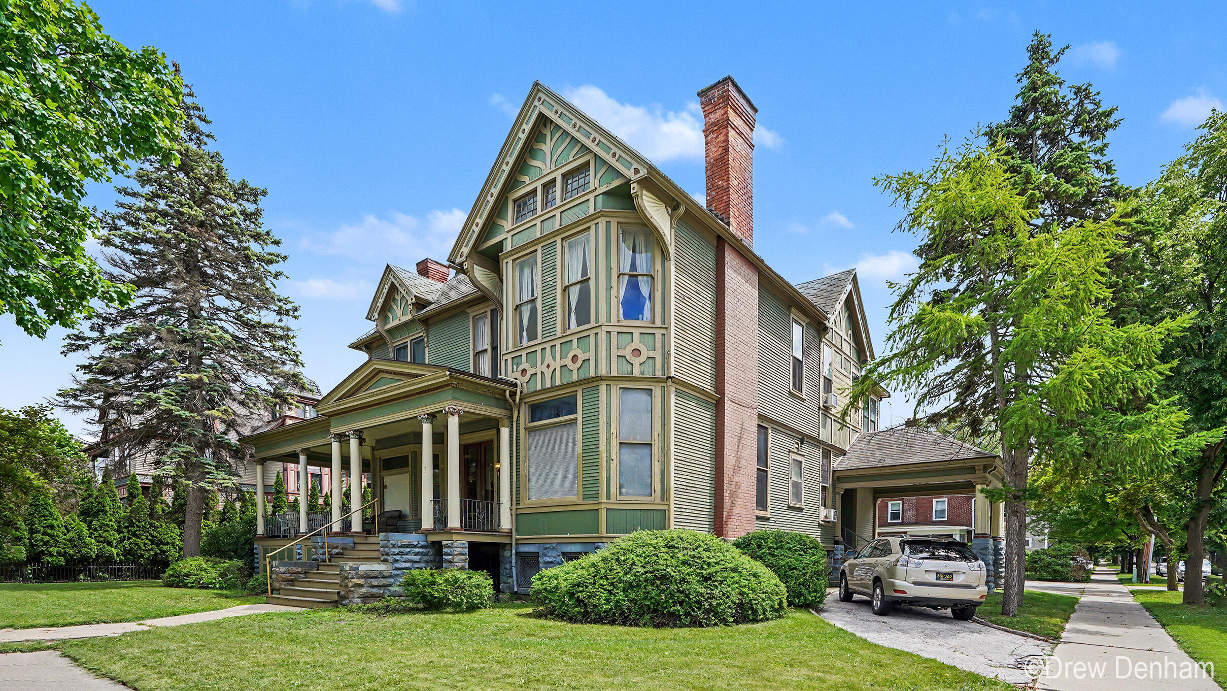 1500 Center Avenue