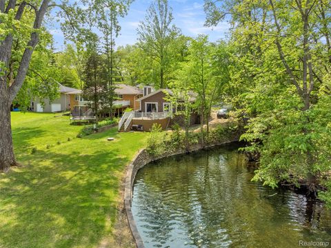 11970 Greenway Circle Green Oak Township MI 48178