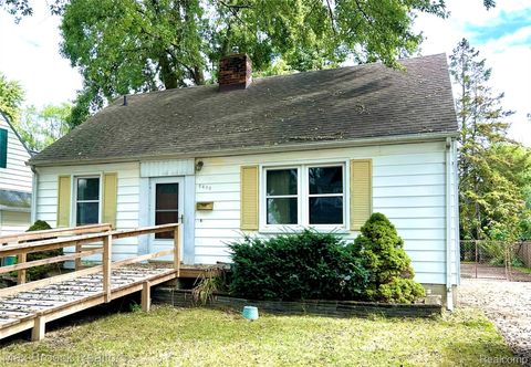 2400 Cummings Avenue Berkley City MI 48072