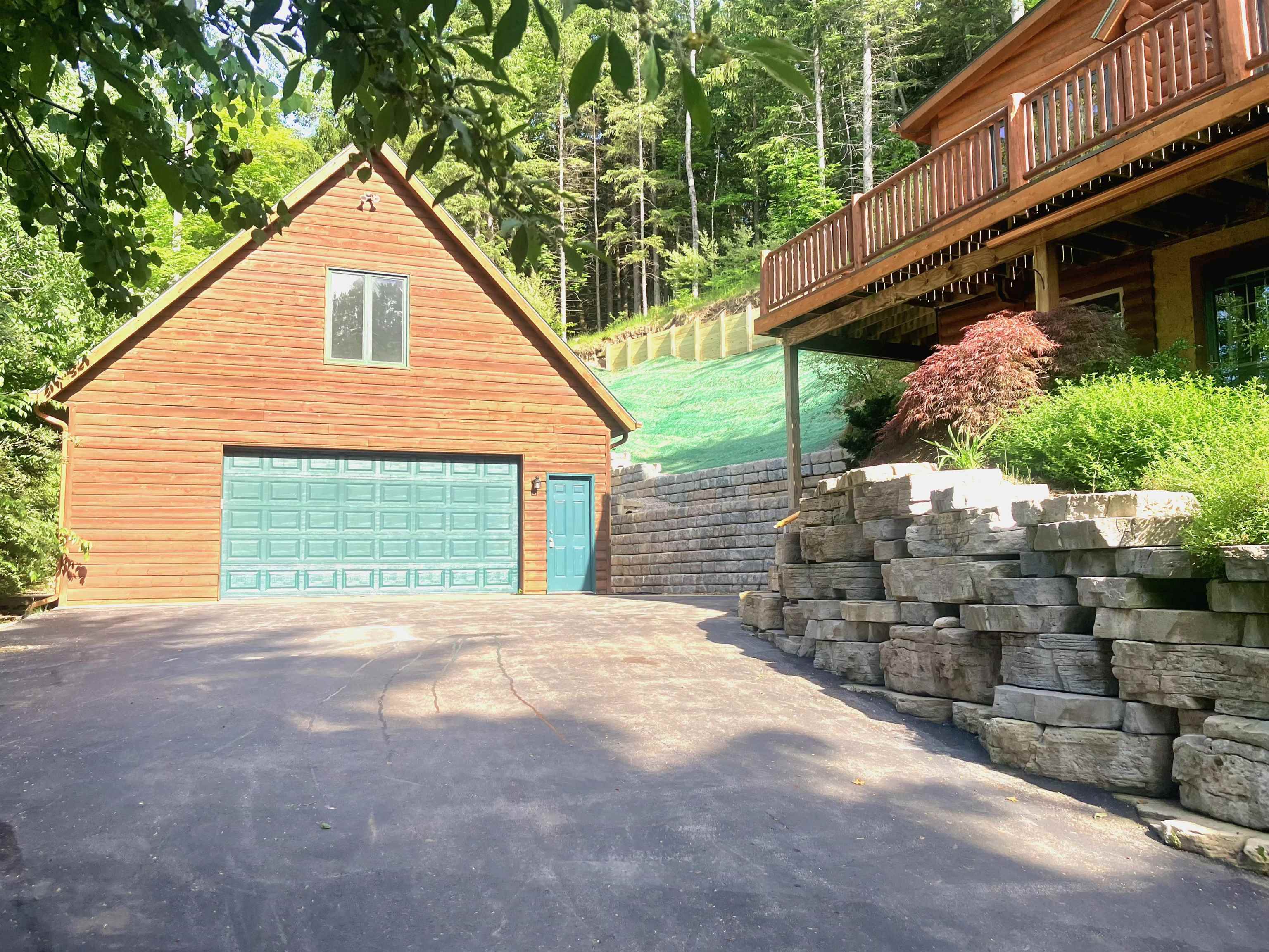 790 N Eckhardt Road