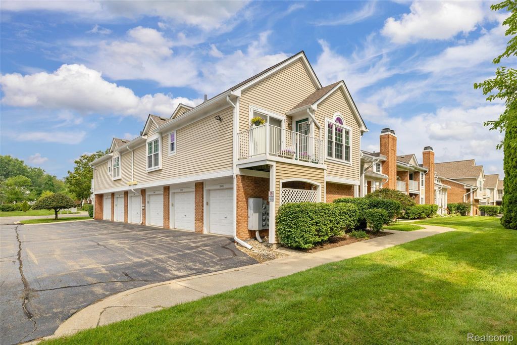 Photo of 56472 Chesapeake Trail #71, Shelby Charter Township, MI 48316 (MLS # 20261057472)