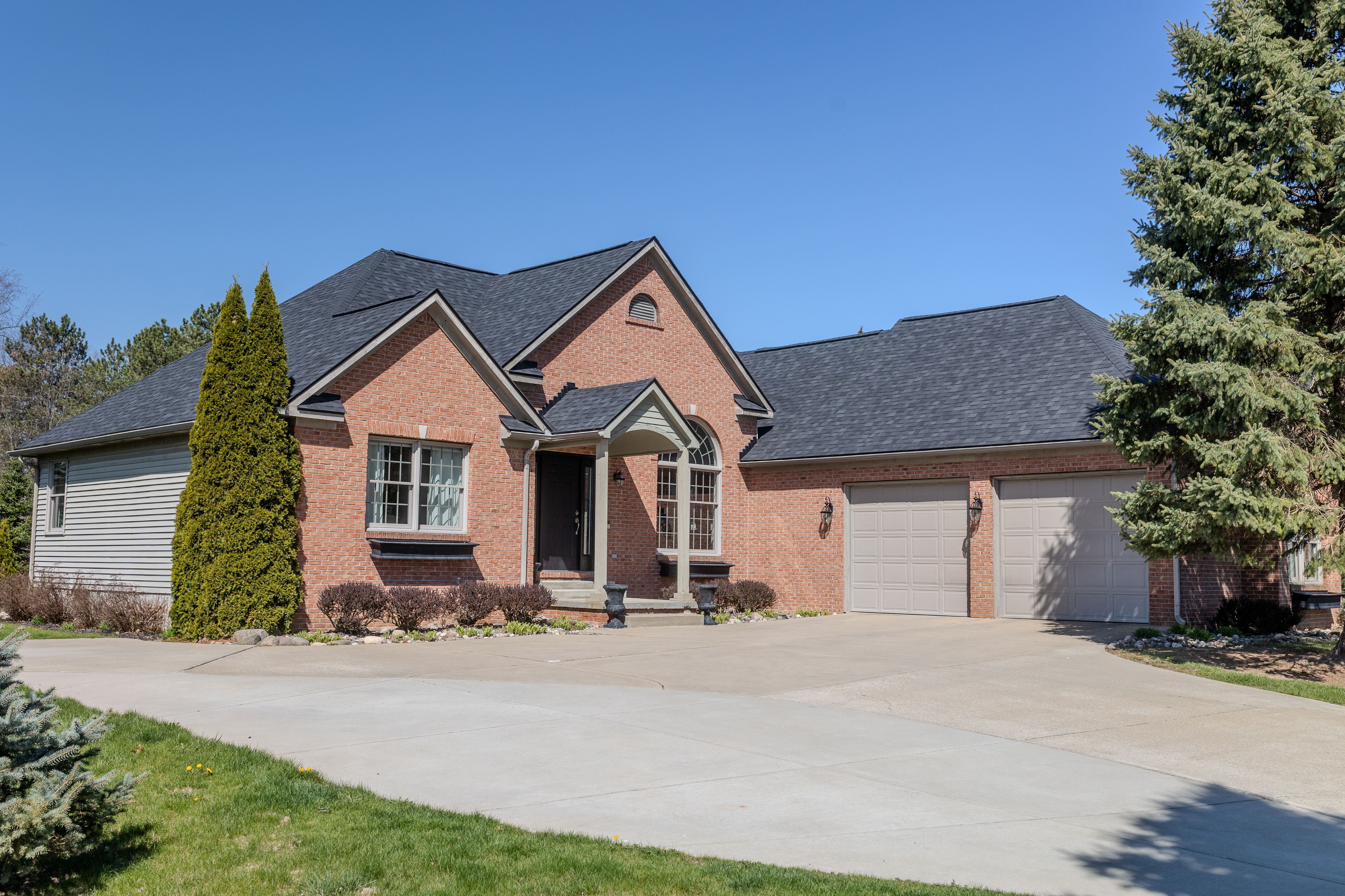 15114 PINEWOOD Trail