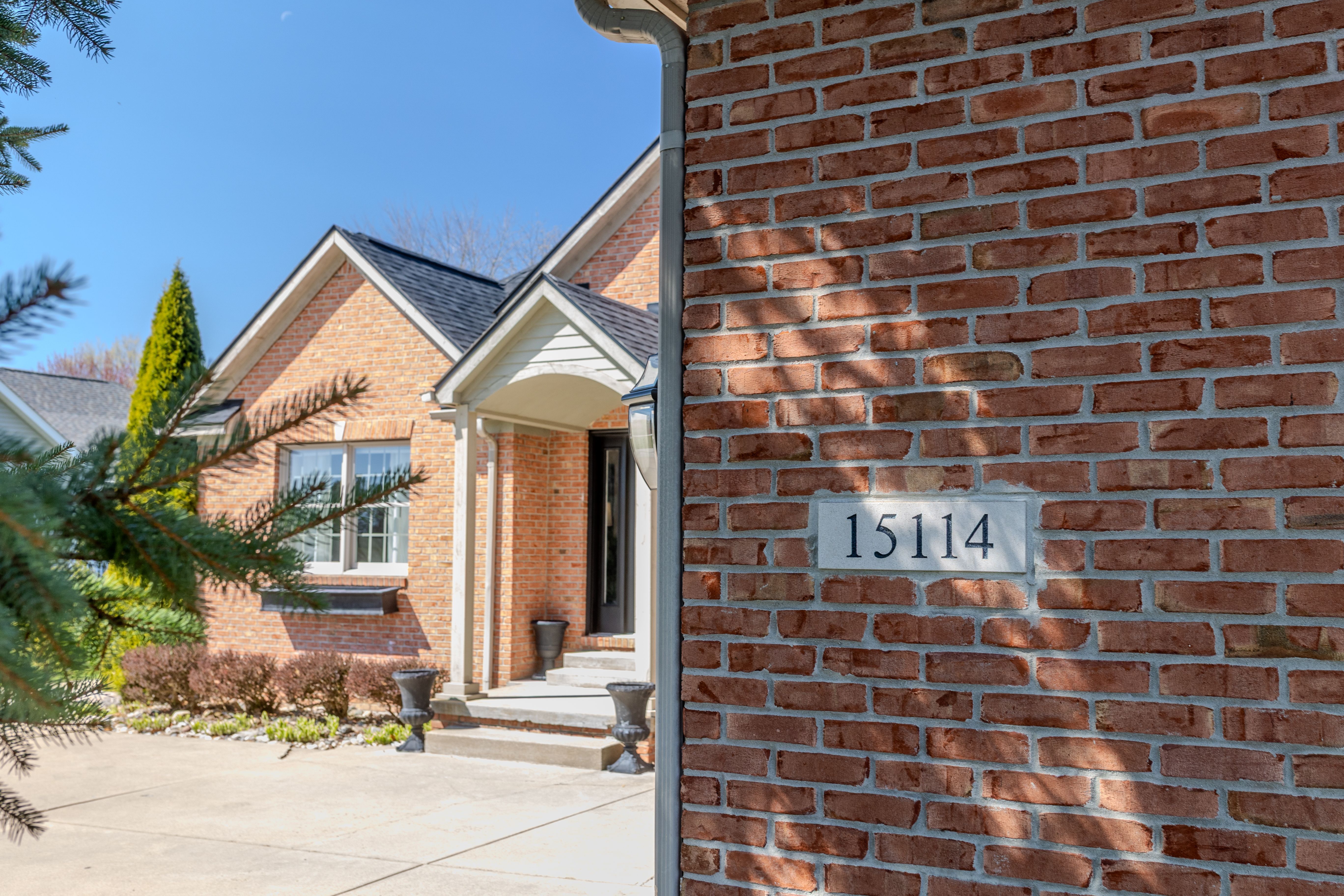 15114 PINEWOOD Trail