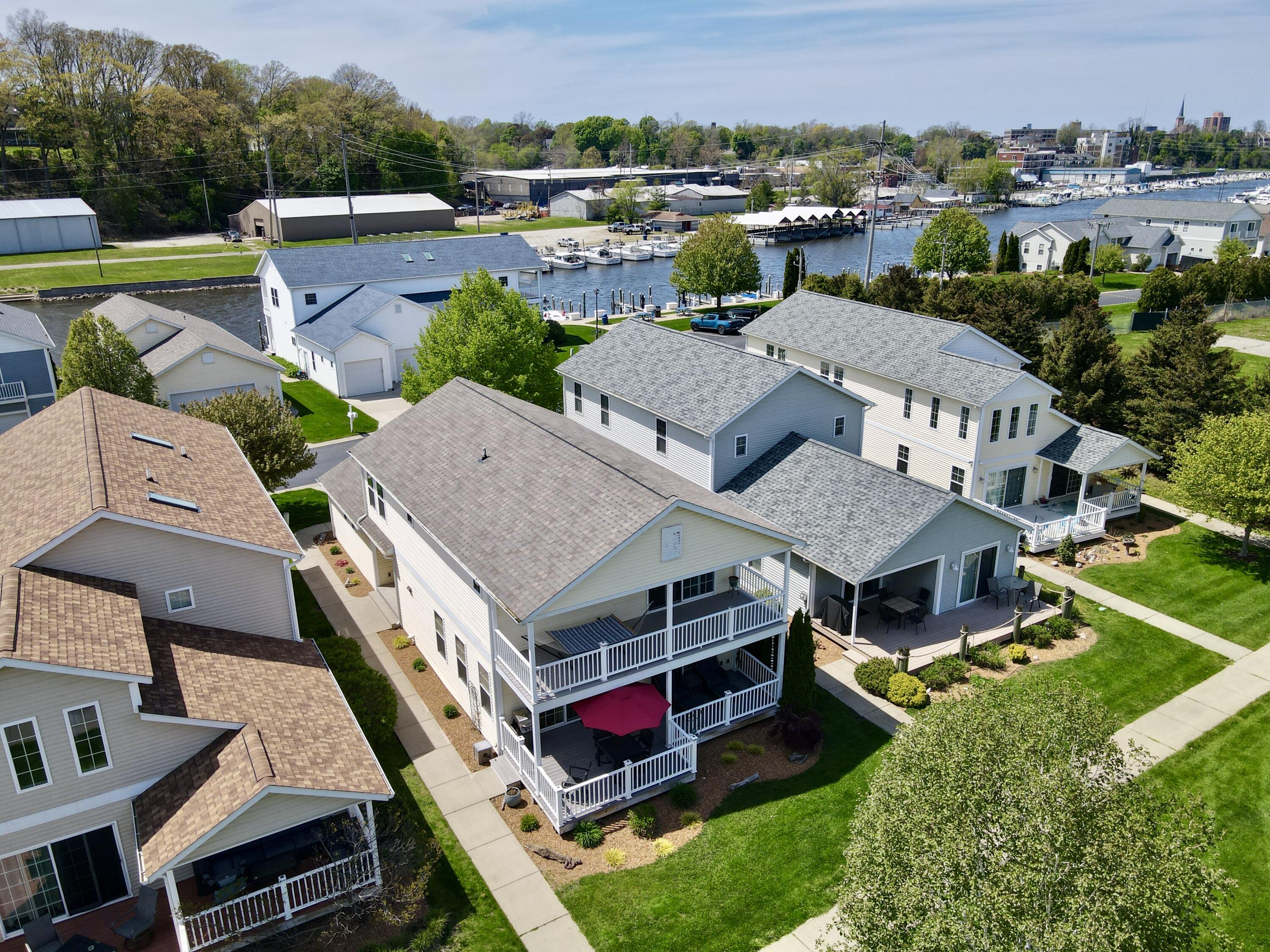 405 Anchors Way