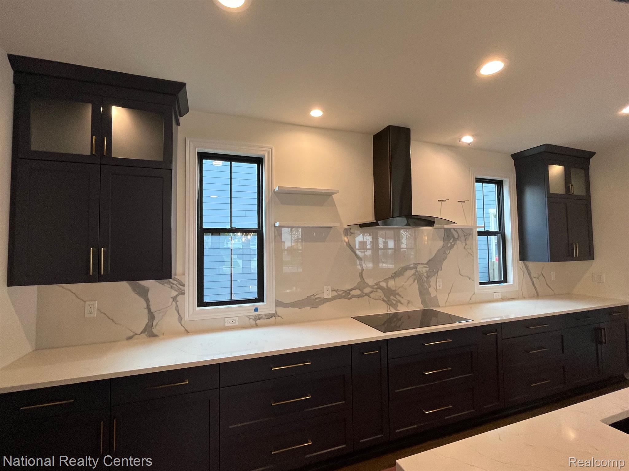 525 W ANN ARBOR Trail