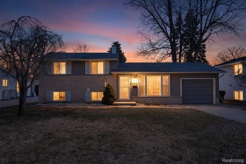 Tiny photo for 39856 Parklawn Drive, Sterling Heights City, MI 48313 (MLS # 20261015848)