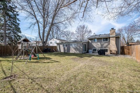 Tiny photo for 39856 Parklawn Drive, Sterling Heights City, MI 48313 (MLS # 20261015848)