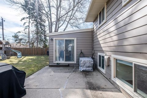 Tiny photo for 39856 Parklawn Drive, Sterling Heights City, MI 48313 (MLS # 20261015848)