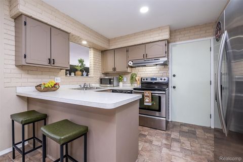 Tiny photo for 39856 Parklawn Drive, Sterling Heights City, MI 48313 (MLS # 20261015848)