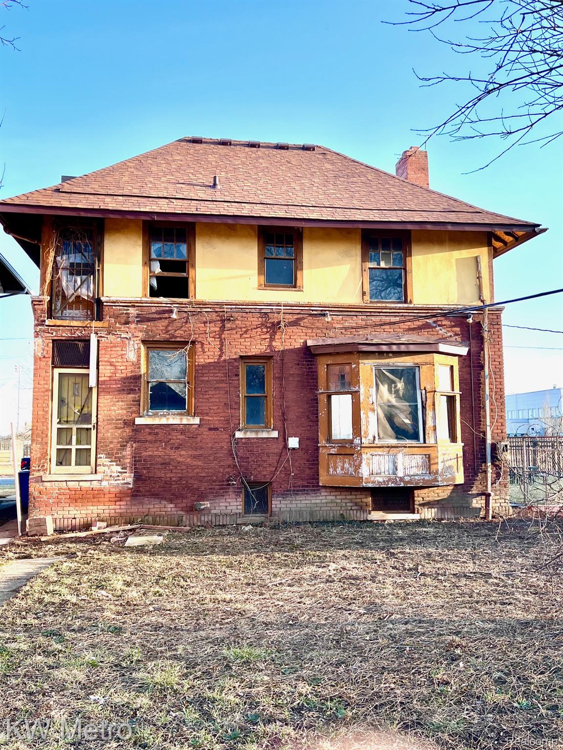 2101 W Grand Boulevard