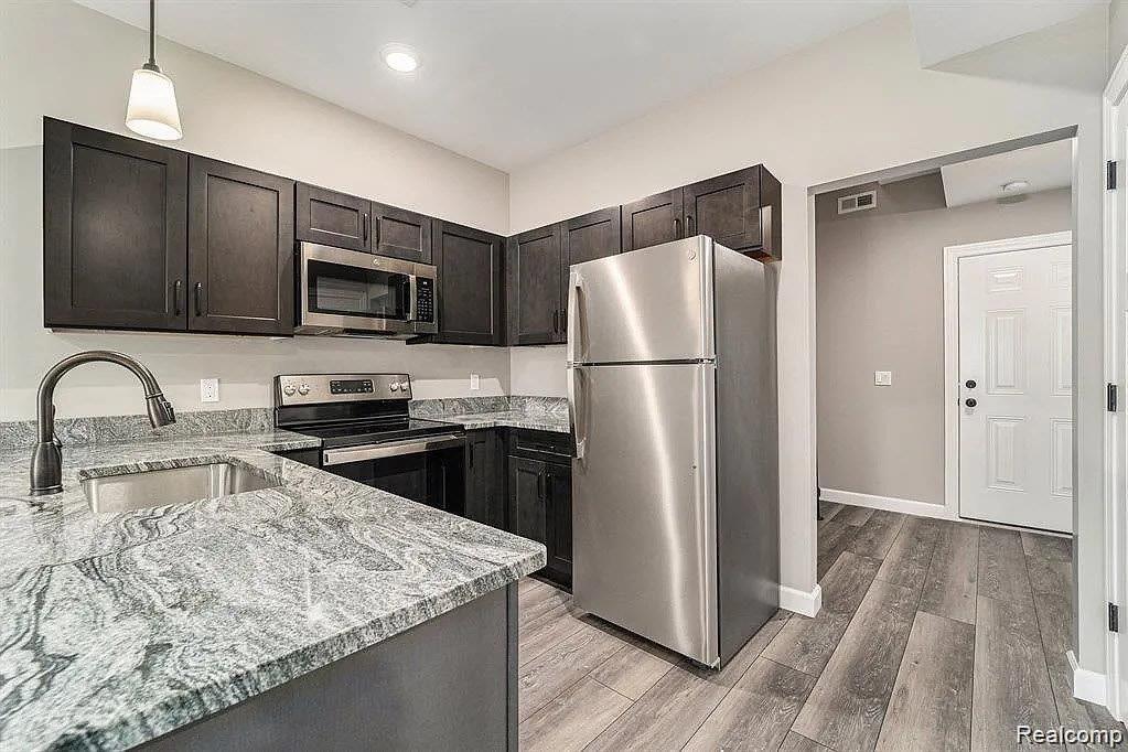 1251 E WOODWARD HEIGHTS Boulevard 13