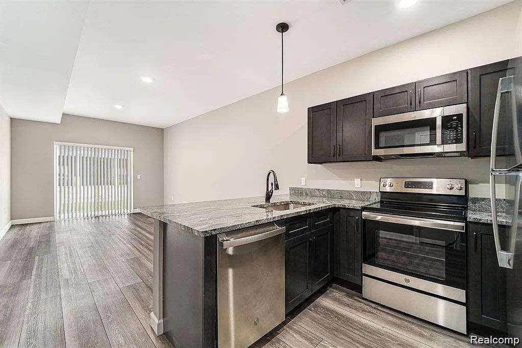 1251 E WOODWARD HEIGHTS Boulevard 13