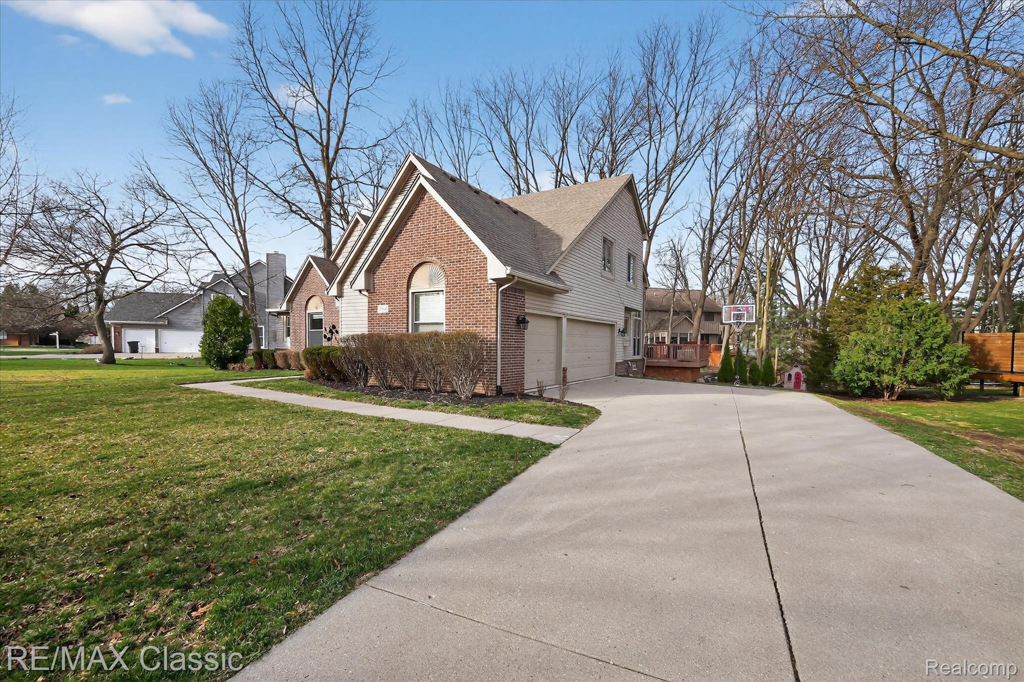 7394 Water Oaks